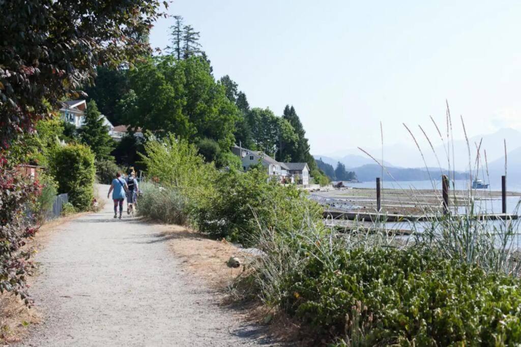 Villa Iconic 3-Story Waterfront 'Marina House' W/ View Gibsons Esterno foto