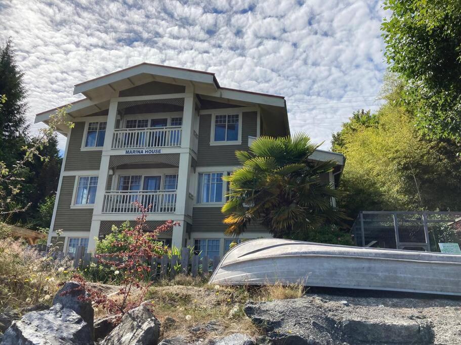 Villa Iconic 3-Story Waterfront 'Marina House' W/ View Gibsons Esterno foto