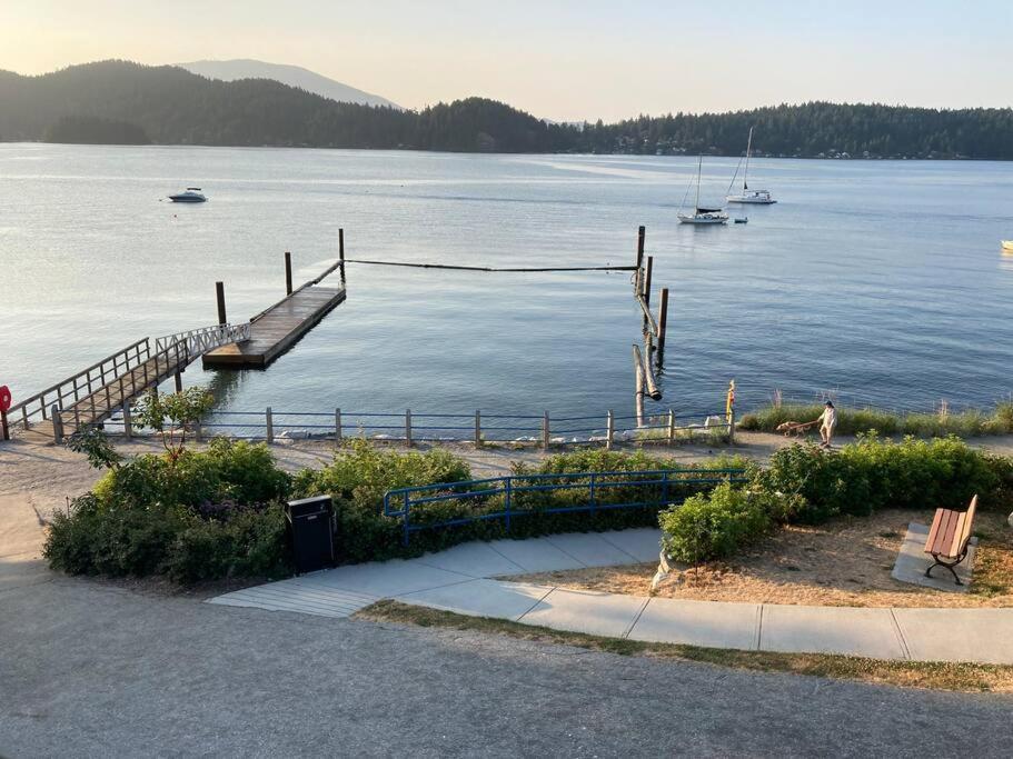 Villa Iconic 3-Story Waterfront 'Marina House' W/ View Gibsons Esterno foto